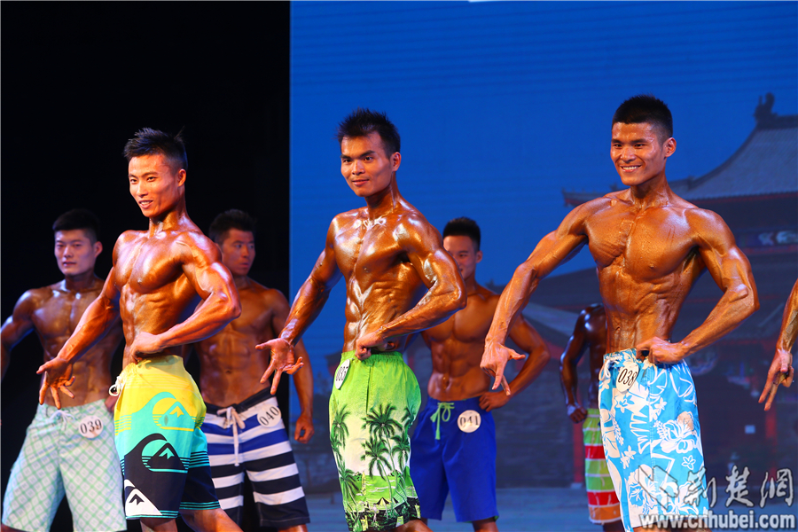 9月19日，2014年中国健身健美公开赛在武汉市江夏区开赛，比赛持续三天，有来自全国各地的约27支代表队240余名运动员参赛。据悉，整个赛事设置健身和健美两个项目，健身项目将决出男子健体、女子健体、健身先生、健身小姐、女子形体健身、女子比基尼健身前8名的优胜者；健美项目将选出古典男子健美前8名的优胜者。值得一提的是，为了鼓励选手参赛，组委会还专门设立了“最佳肌肉奖”、“最佳风度奖”、“最佳表演奖”、“最佳形体奖”和“最佳风采奖”等项目特别奖。比赛将从9月19日开始，每天下午14：00--17：30，晚上19