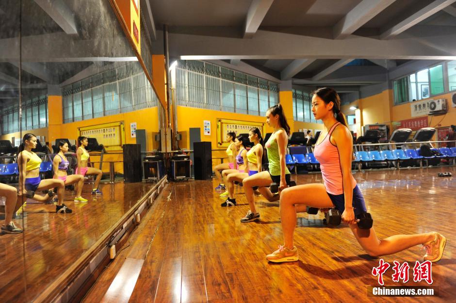 探访中国女子健美健身集训队