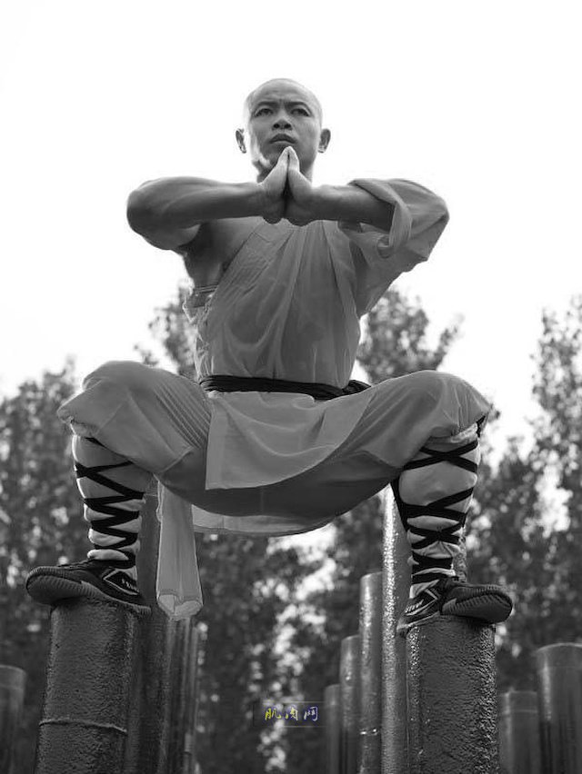 Shaolin Monks Training Tomasz Gudzowaty-0015