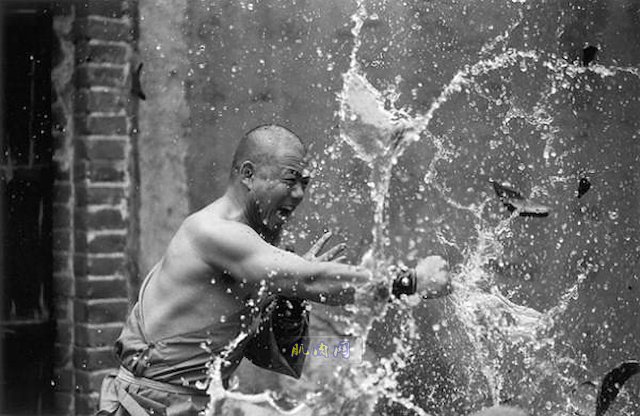 Shaolin Monks Training Tomasz Gudzowaty-0012