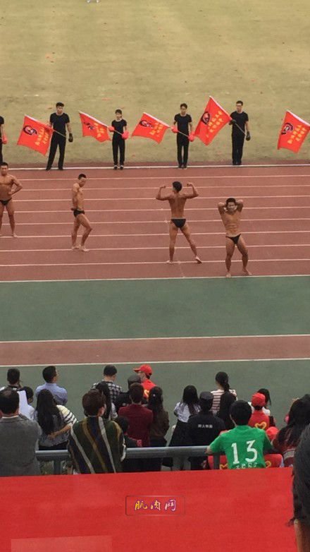杭州某大学秋季运动会开幕式