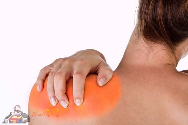 shoulder-pain-woman