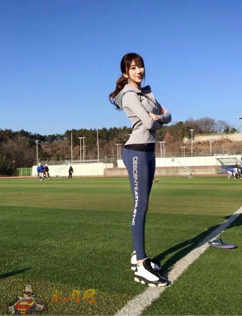 韩国美女健身教练艺正花 健康前凸后翘完美体型